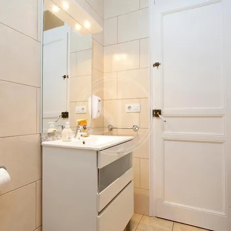 Apartamento Para 8 En Gracia Barcelona Exterior photo